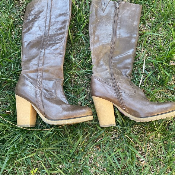 Me Too Women's Boho SoHo Maxine Distressed Tall Leather Heeled Boot Brown - Picture 6 of 7